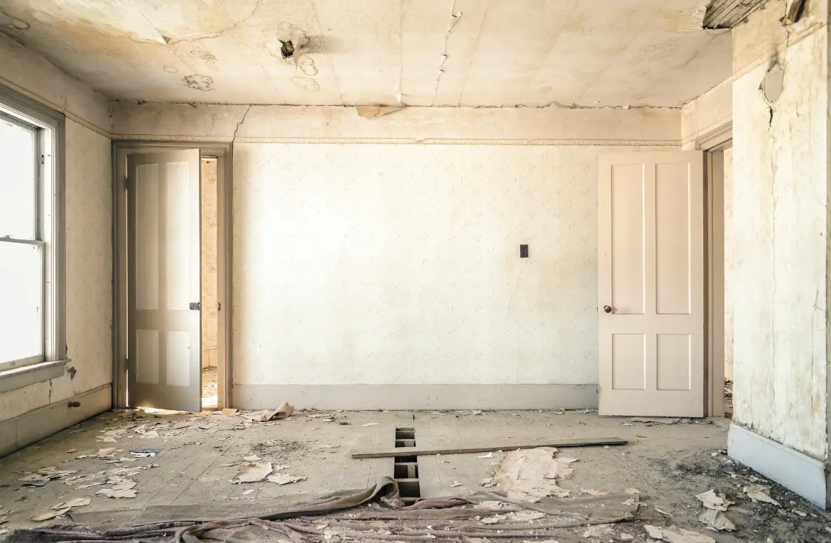 Waste disposal crew managing a cleanout project in Cottage Lake